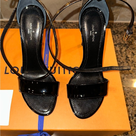 Louis Vuitton Pattern Print LV Monogram Patent Leather Sandals, never worn. - Picture 2 of 16